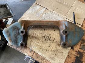 1664748c2 International Ft Motor Mount . Used