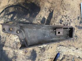 1811886c3 International 1811886c1 1811886c2 Dt466 Diesel Engine Air Comp Bracket