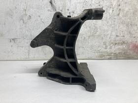 7078028c2 International Maxxforce Dt Engine Bracket - Used P/n