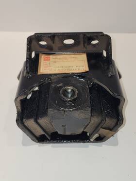Isuzu 153225-1281 Engine Mount Oem New Lot Of 1
