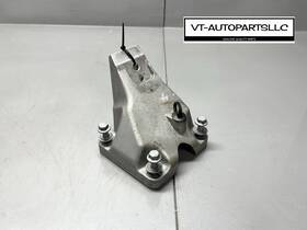 Hk83-6037-ab Jaguar / Land Rover Lr090474 2017 - 2023 F-pace 3.0l Right Engine Mount Bracket Oem