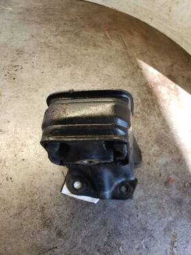 343.am8606 Jeep Grandcher 2006 Engine Mounts