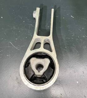 520866580 Jeep 2015-2021 Renegade Engine Motor Torque Rod Mount Bracket Oem
