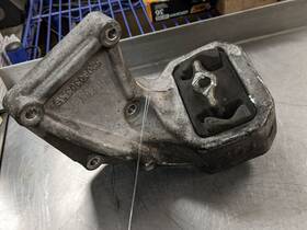 53090308ae Jeep Motor Mount From 2007 Grand Cherokee 3.0 Diesel