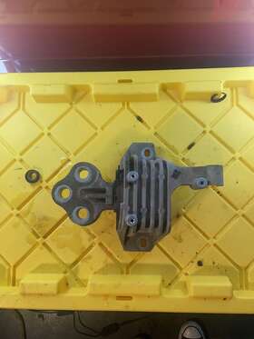P68164710ae Jeep 2016 Cherokee Transmission Motor Mount Oem