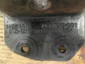 D621010001 Kenworth Ken Worth Rear Cummins Engine Mount 14264aaused