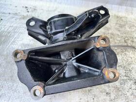 343.ki1214 Kia Sorento 2014 Engine Mounts 93159