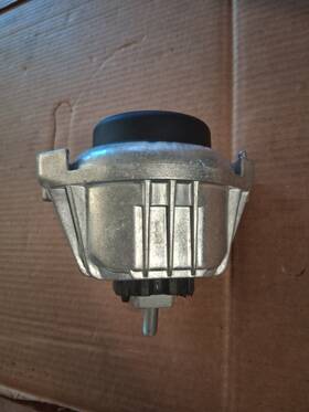 Xiaol262mall Koehly Bmw Series 1 &3 Support Mount 22116768799