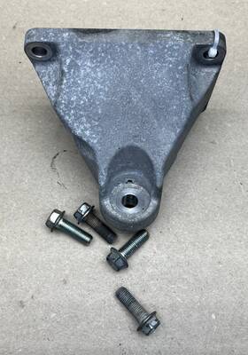 12311-31040 Lexus 06-24 Is250 Is350 Isc Front Right Engine Mounting Bracket Oem