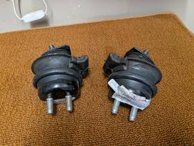 12361-50151 Lexus 2x New Genuine Oem 02-10 Sc430 Engine Motor Mount Insulator