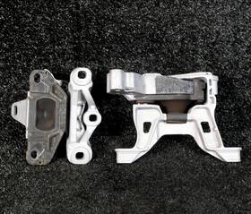 Bdtv-39-070 Mazda 3 Cx-30 Engine Transmission Mount Support Set 2pcs 2019 2023 Oem