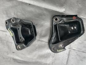 Nc1039020 Mazda 99-00 Miata 1.8 Liter Motor Mount Brackets Pair Oe 1999-2000