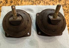 Mercedes-benz 1002200630 M100 W100 Engine Mounts Part 100 220 0630 Nos Pair 600 300 Sel 6.3