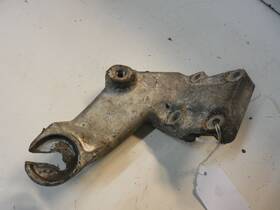 1162235004 Mercedes-benz 81-85 380sec W126 Left Side Engine Support Mount Bracket