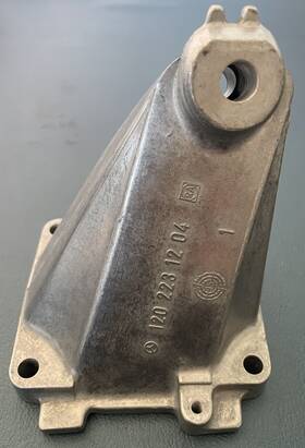 120-223-12-04 Mercedes-benz Front Lh Engine Mount Bracket - For 600sel And More