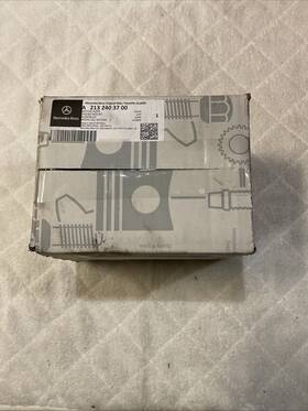 213-240-37-00 Mercedes-benz Genuine Engine Mount