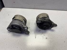 2132400700 Mercedes-benz Set Of Right And Left 2017 2018 2019 E300 Engine Motor Mounts Genuine Oem