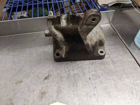 2722234304 Mercedes-benz Motor Mount Bracket For 08-09 C230 2.5