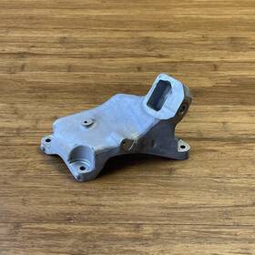 A1772230104 Mercedes-benz 2015-2023 C63 Amg W205 4.0l Left Engine Motor Mount Bracket Oem