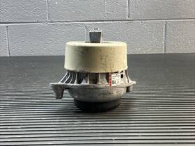 A2052404500 Mercedes-benz 2015 2016 - 2023 C63 W205 4.0l Left Engine Mount 51k Miles Oem