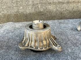 A2132400800 Mercedes-benz W213 E300 E400 Engine Motor Mount Oem