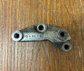 A6110782741 Mercedes-benz 2002-2006 Dodge Sprinter Engine Mount Bracket Oem