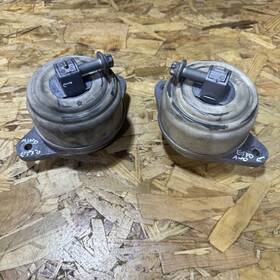 Kyqd-13721-5446523 Mercedes-benz Oem Set Of Left And Right Engine Mounts For Mb W212 W218 Cls550 Cls63 Amg S E550