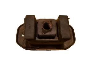 8m-6068 Mercury 1949 Early Rear Standard Transmission Mount Pn