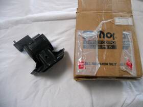 Mb309143 Mitsubishi Genuine Oem Mounting Mount Bracket Nos