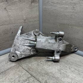 038162 Nissan 2016-2021 Infiniti/nissan Fwd 3.5l Front Right Engine Mount Support Bracket Oem