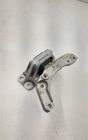 11210-5ra1a Nissan 2020-2023 Kicks Right Side Engine Mount Oem