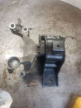 112109ah0a Nissan Sentra 2012 Engine Mounts
