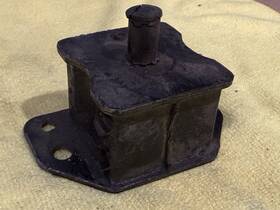 11220-b2000 Nissan 11220 B2000 Genuine Insulator-engine Mounting Front Oem