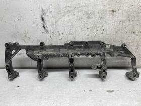 1933050 Paccar Mx13 Engine Bracket - Used P/n