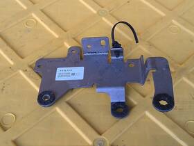 32373356 Polestar 2 2023 Mount / Bracket Oem