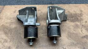 343.gm2n06 Pontiac 2004-06 Gto Ls1/ls2 Engine Motor Mounts / Stand Pair Lh/rh With Hinson