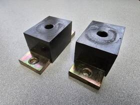 91437516105 Porsche Nice Pair Used High Performance 914 Solid Engine Motor Mounts