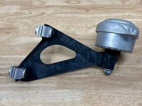 98637514400-24211 Porsche 1997-2004 Boxster Transmission Mount Bracket Right Passenger 5 Speed Oem