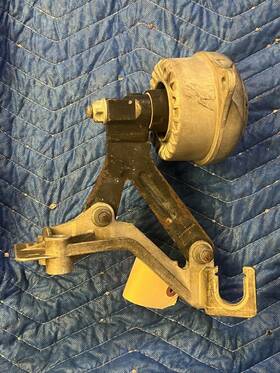 98637515300-22384 Porsche 97-06 Boxster 986 987 Transmission Mount Bracket Left Driver