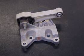 Gj32-6p096-af Range Rover Evoque 2018 2019 Upper Right Engine Mount Oem 17k
