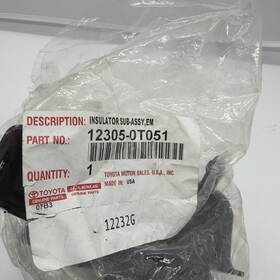 12305-0t051 Toyota Genuine Engine Mount Right