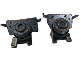 123110f020 Toyota Motor Mounts Pair From 2009 Sequoia 4.7