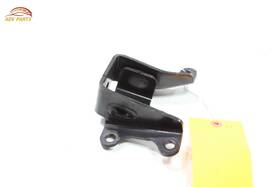 123110p150 Toyota Tacoma 3.5l V6 Engine Motor Right Side Mount Support Bracket Oem 2016-23