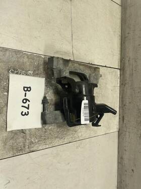 343.to1111 Toyota 2011 Rav4 2.5l Front Right Passenger Side Engine Mount With Bracket Oem