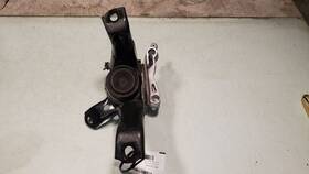343.to1i18 Toyota Prius 2018 Engine Mounts Rh