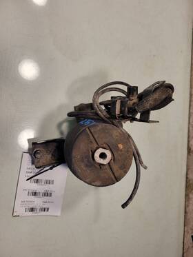 343.to1q14 Toyota Sienna 2014 Engine Mounts Lower Front