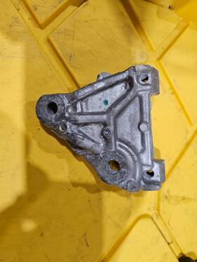88431-04100 Toyota 8843104100 Genuine 16-23 Tacoma 3.5l A/c Ac Compressor Bracket Mount Oem