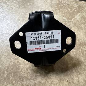 12361-35091 Toyota / Lexus 4runner Hilux Land Cruiser Tacoma Engine Mount Insulator Oem