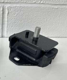Toyota / Lexus 12361-54121 Pickup 1984-1985 2.4l Diesel Oem Engine Motor Mount Bracket