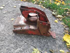 101476389-ds Triumph Spitfire Engine Mount Frame Part